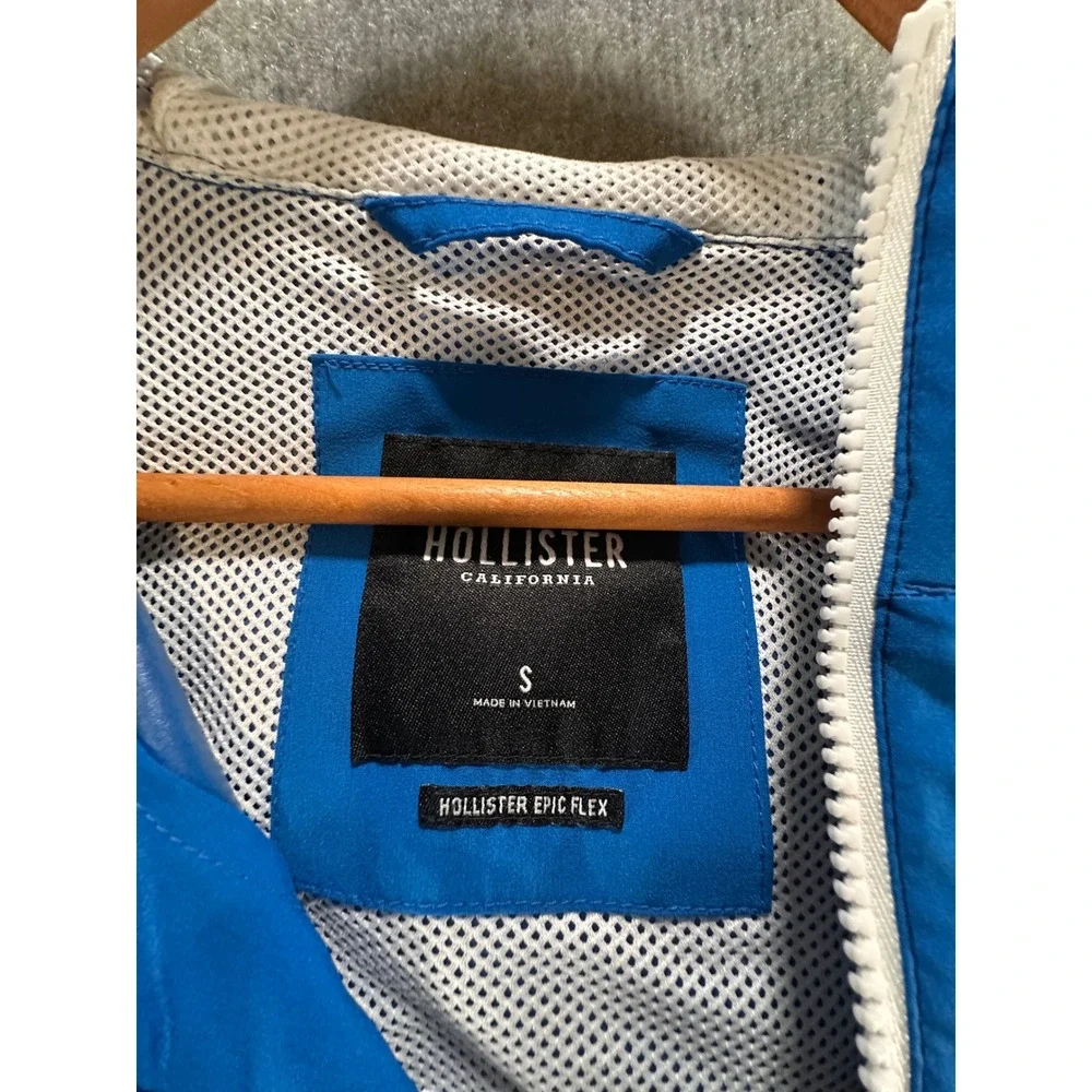 Hollister Mens Epic Flex Colorblock Windbreaker Jacket Blue White Black Small